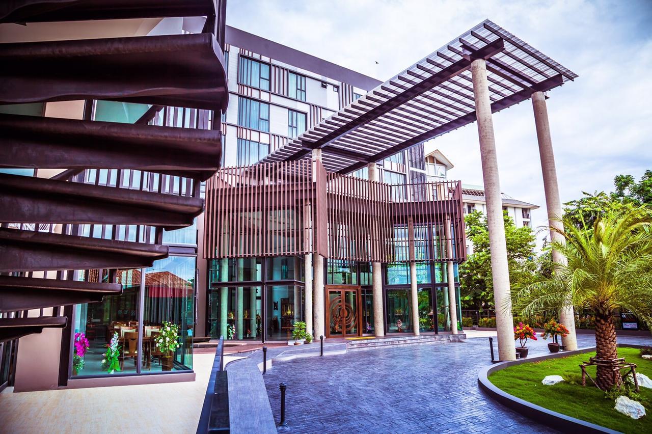 The Museum Hotel Nakhon Pathom Exterior foto